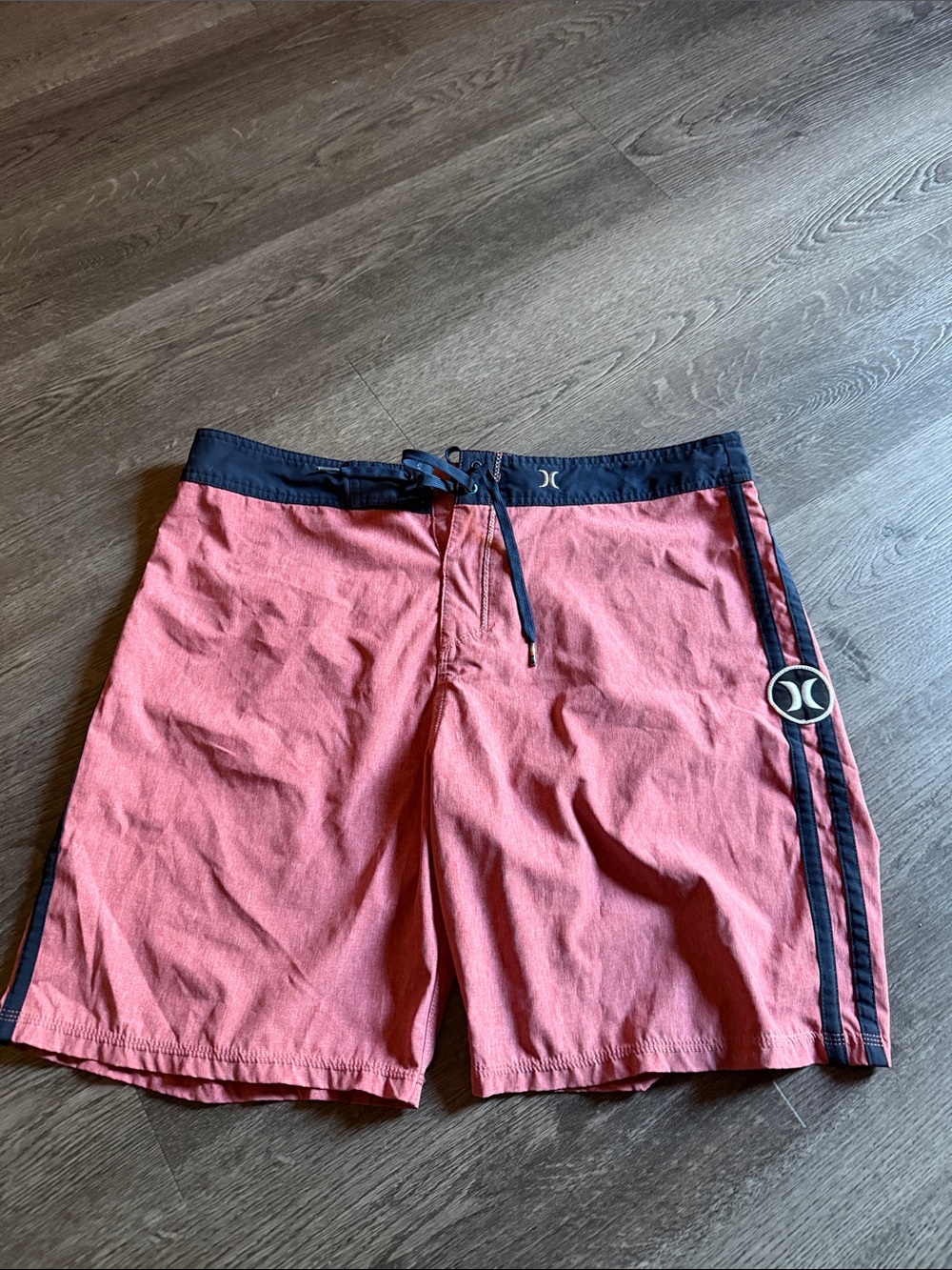 Hurley Men’s Coral Swim Board Shorts with Navy Accents size 36